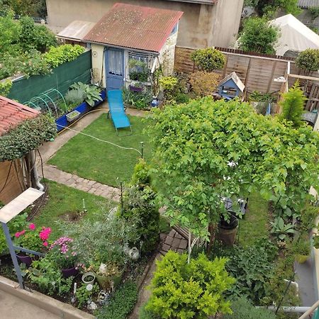 Un Deux Pieces Et Un Jardin A Вильжюиф Экстерьер фото