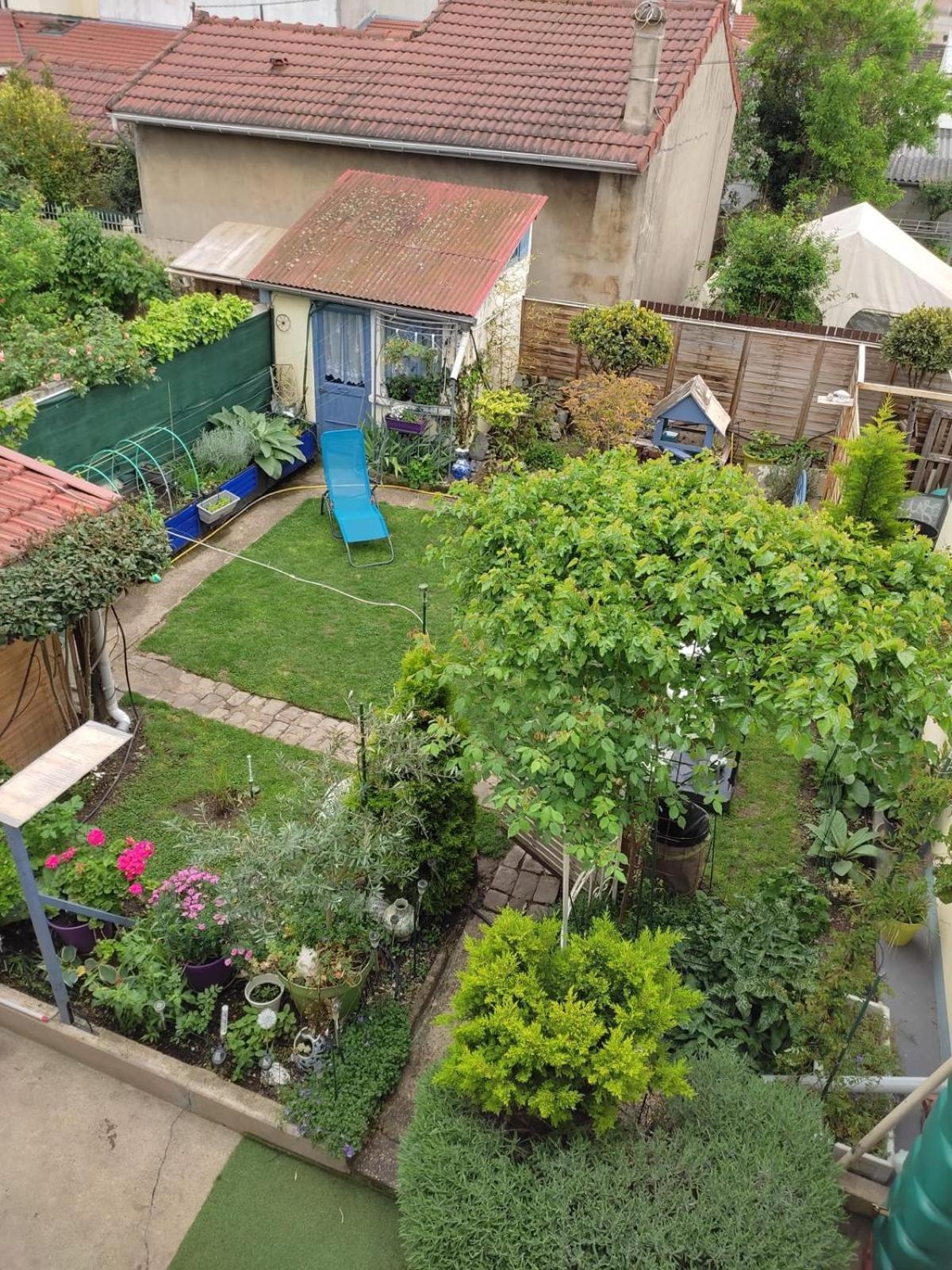 Un Deux Pieces Et Un Jardin A Вильжюиф Экстерьер фото